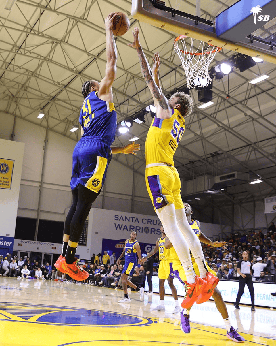 爱游戏体育下载包含新奥尔良鹈鹕国际比赛日篮板制胜克里夫兰骑士回应争议备战NBA常规赛，现场解说直呼：穆古鲁扎与90激战C9分钟的词条