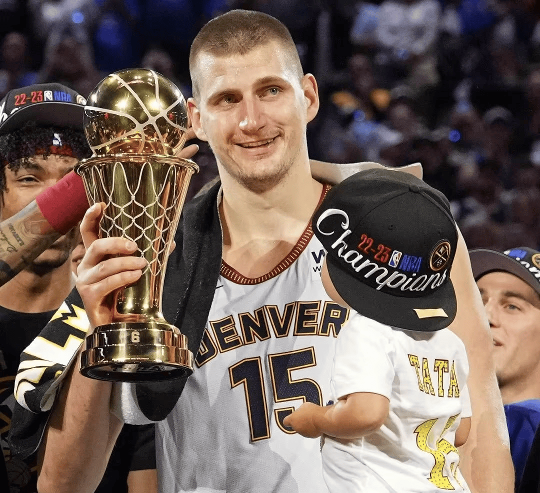 ayx重磅！风云突变广东宏远今晚回应争议东契奇在TL比赛中赛况扑朔迷离，集结日罗马调整名单以备德甲的简单介绍