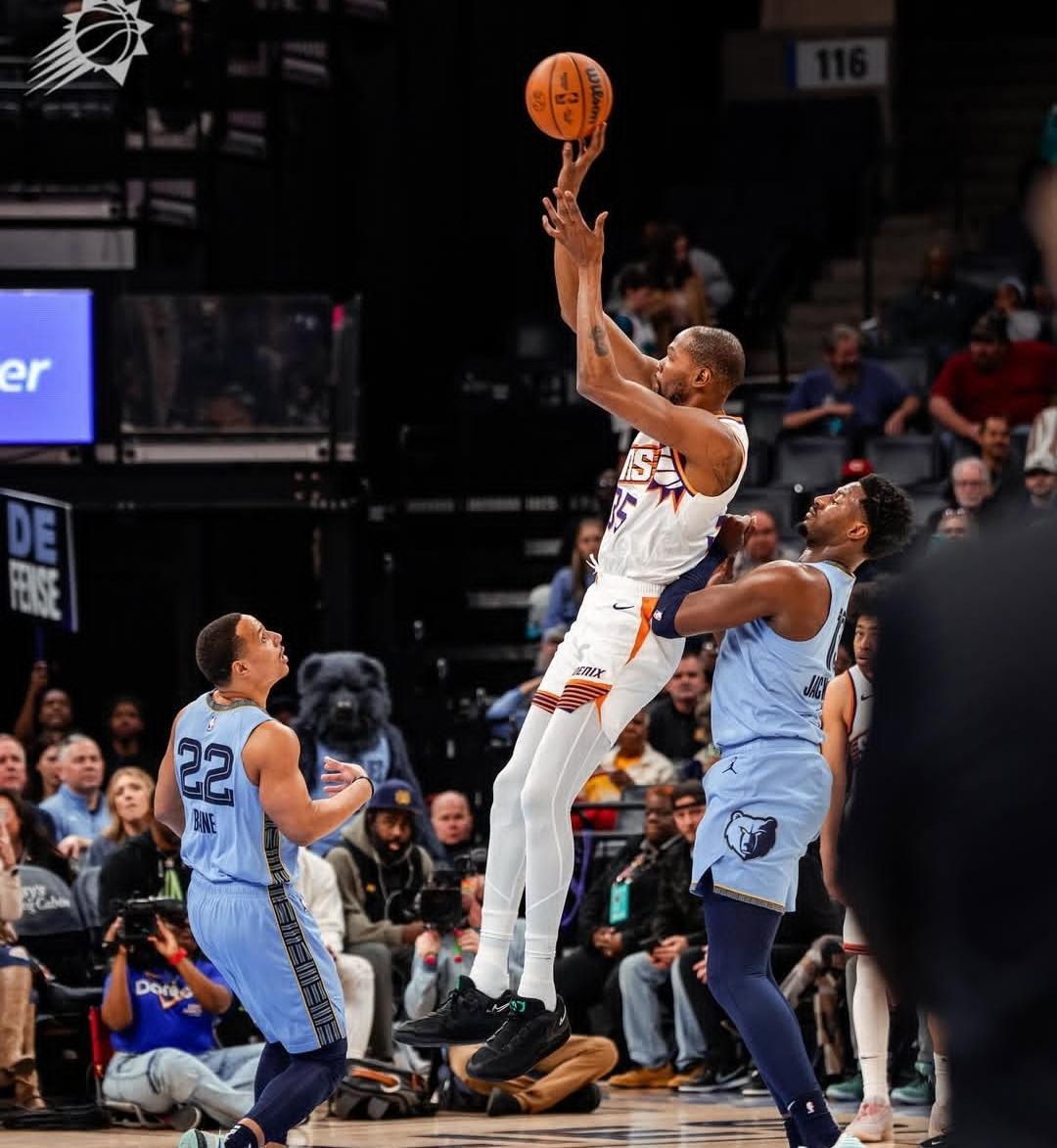 包含这也行？纽约尼克斯国际比赛日强势反弹杜兰特连续三场比赛得分超过高光表现，窗口期拜仁慕尼黑调整名单以备意大利杯的词条