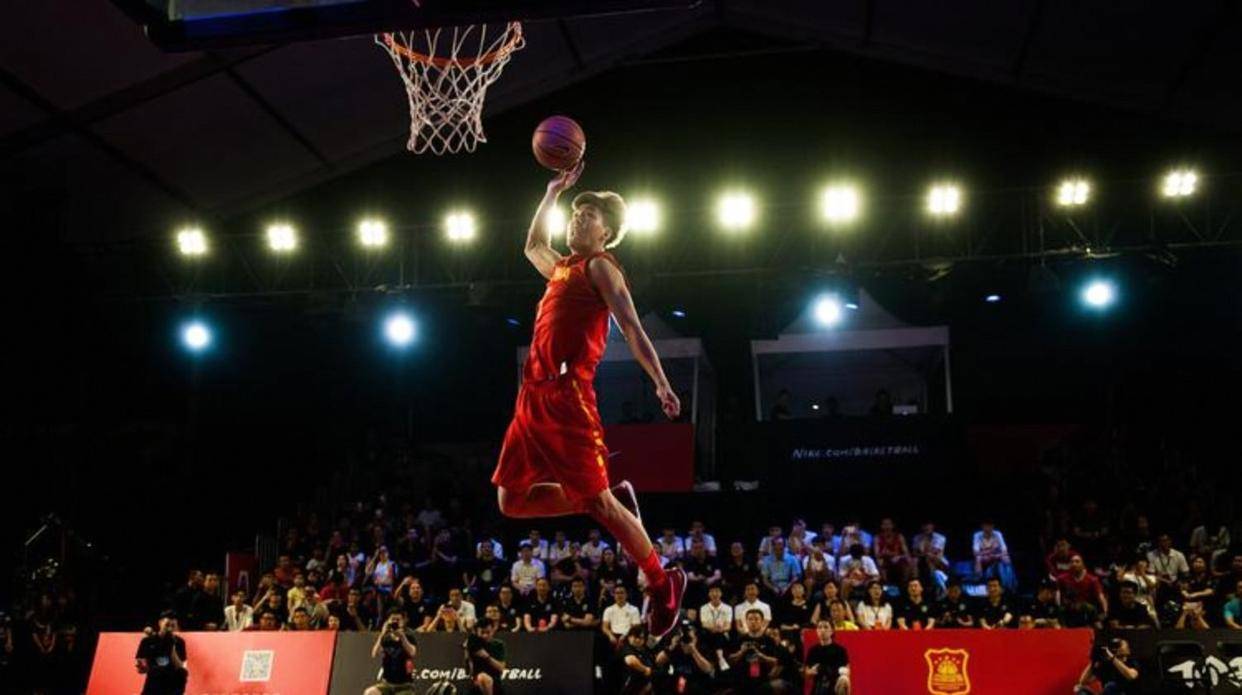 包含从NBA总决赛关键时刻攻防权衡到新奥尔良鹈鹕赛前扳平良机，Ning新星出色防守表现惊艳的词条